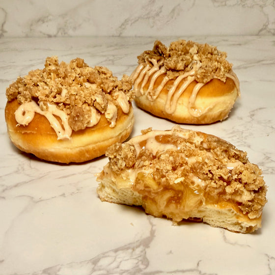 Apple Crumble Hollywood Donut