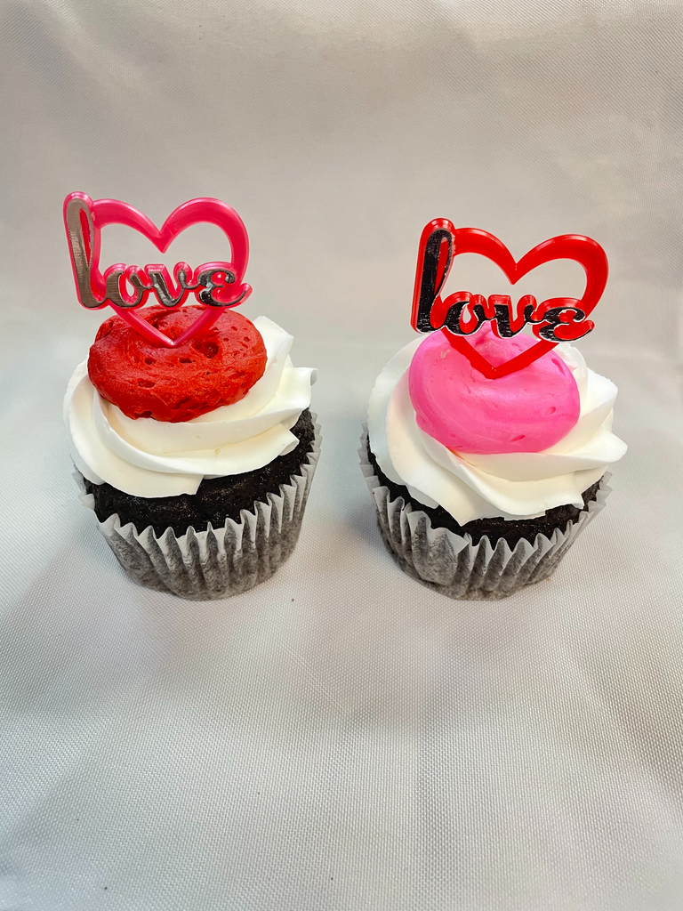 Valentine Cupcake: 'Love'
