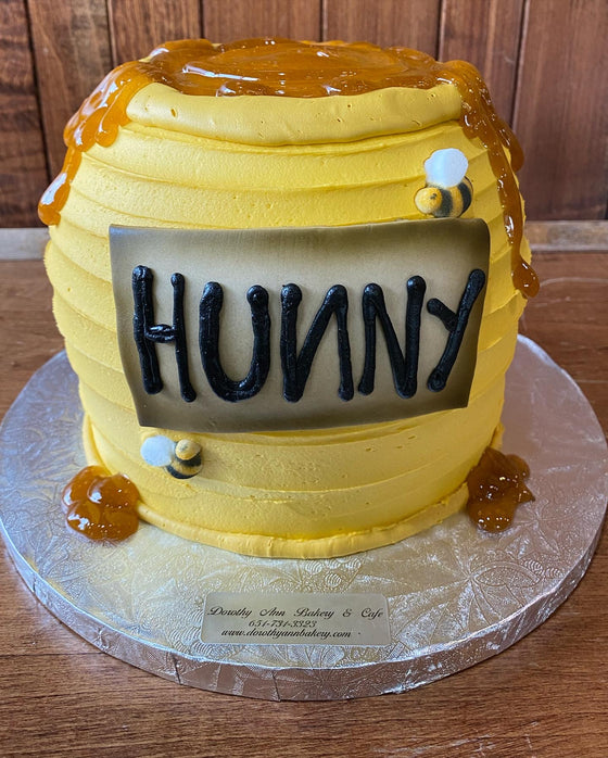 Hunny Pot Cake (Sculpted 3 layer 6" round)