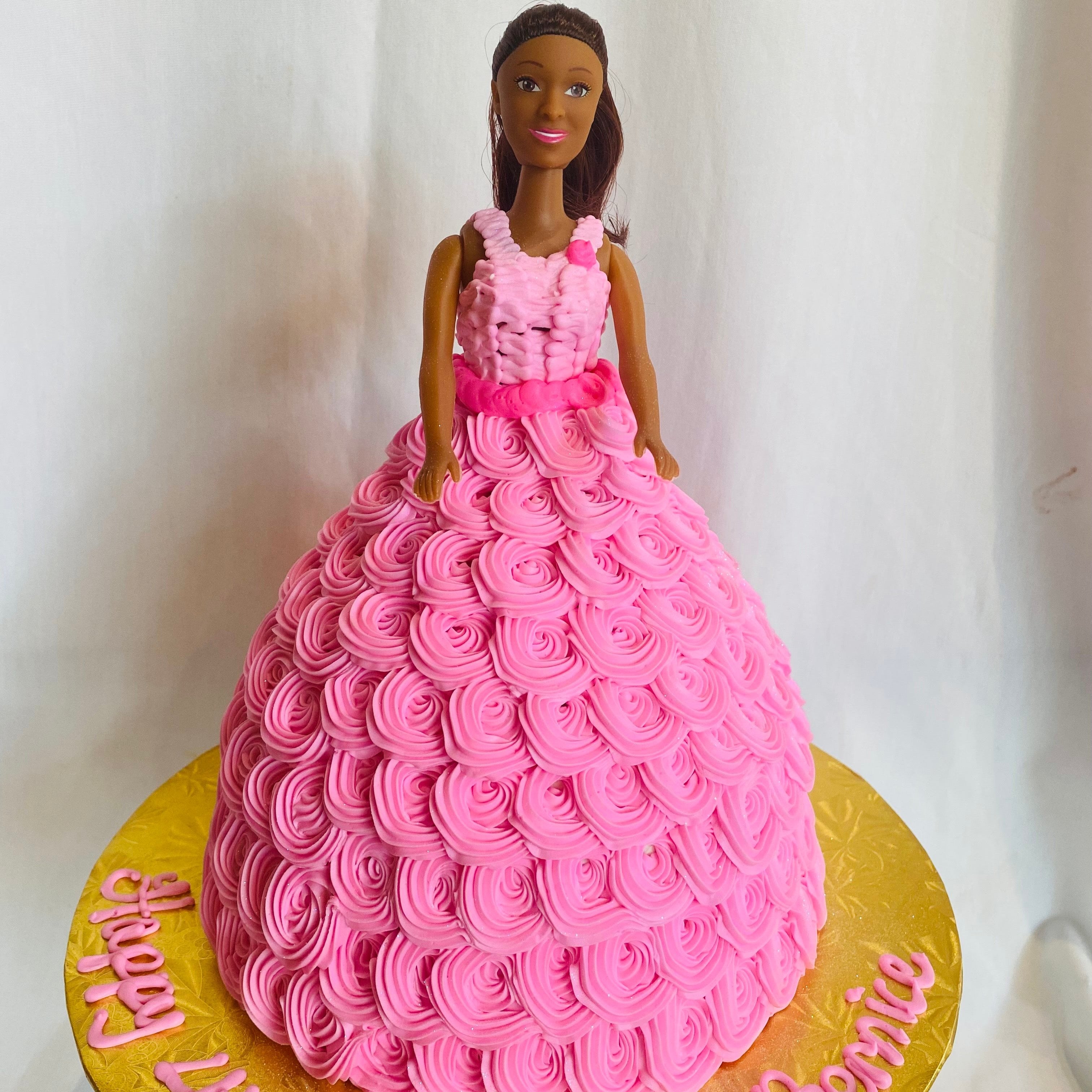 Doll Cake with "Single-Color Country Rose" Dress - Dorothy Ann Bakery & Cafe Doll Cake with "Single-Color Country Rose" Dress - Dorothy Ann Bakery & Cafe