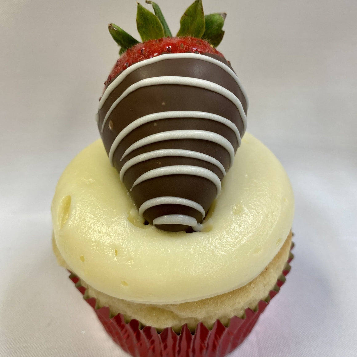 Chocolate Dipped Strawberry Cupcake (Jan 25- Feb 14 ONLY)