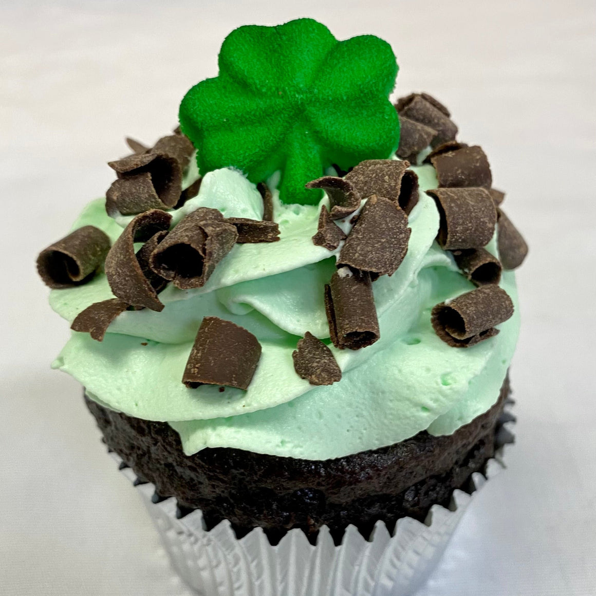 Crème de Menthe Cupcake (Available March 1-16)