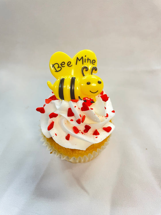Valentine Cupcake: 'Bee Mine'