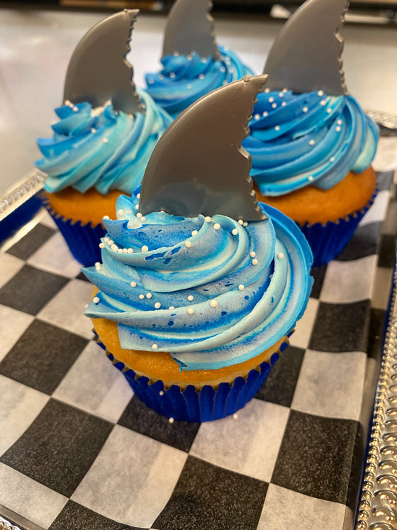 "The Great White" Cupcake (Available July 23-30)