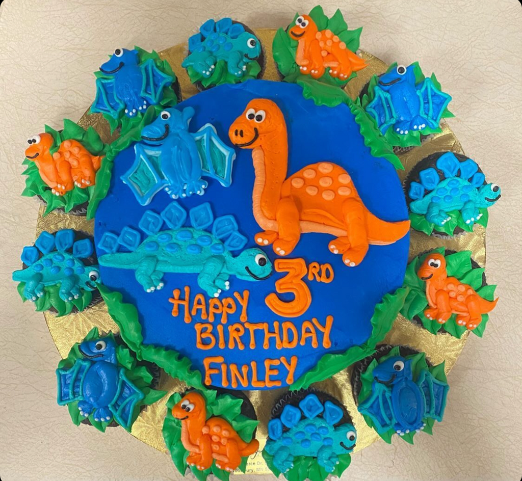 Dinosaurs 7 inch Cake w/ 12 cupcakes